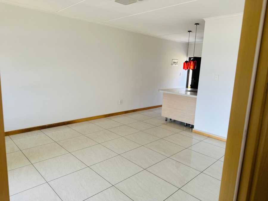 2 Bedroom Property for Sale in Crowthorne AH Gauteng