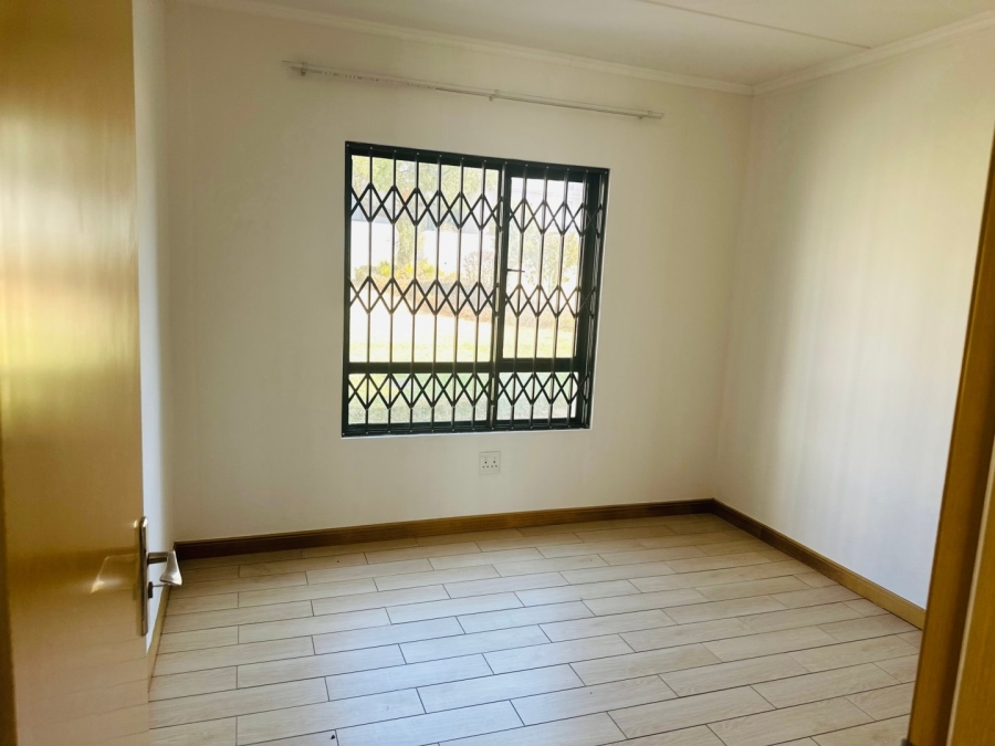 2 Bedroom Property for Sale in Crowthorne AH Gauteng