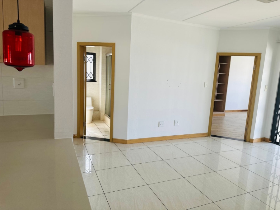 2 Bedroom Property for Sale in Crowthorne AH Gauteng