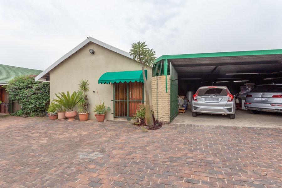 4 Bedroom Property for Sale in Kensington B Gauteng