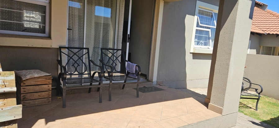 To Let 2 Bedroom Property for Rent in Rynfield A H Gauteng