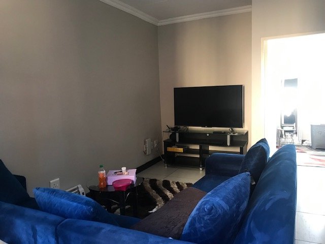 1 Bedroom Property for Sale in Rooihuiskraal North Gauteng