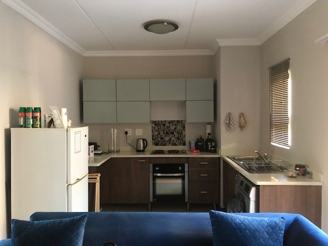 1 Bedroom Property for Sale in Rooihuiskraal North Gauteng