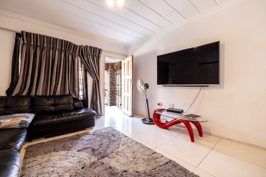 2 Bedroom Property for Sale in Noordwyk Gauteng