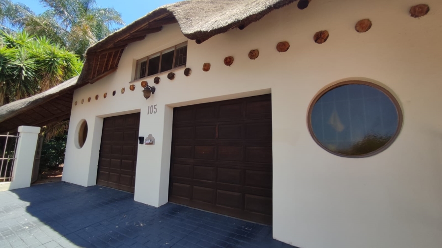 4 Bedroom Property for Sale in Zwartkop Gauteng