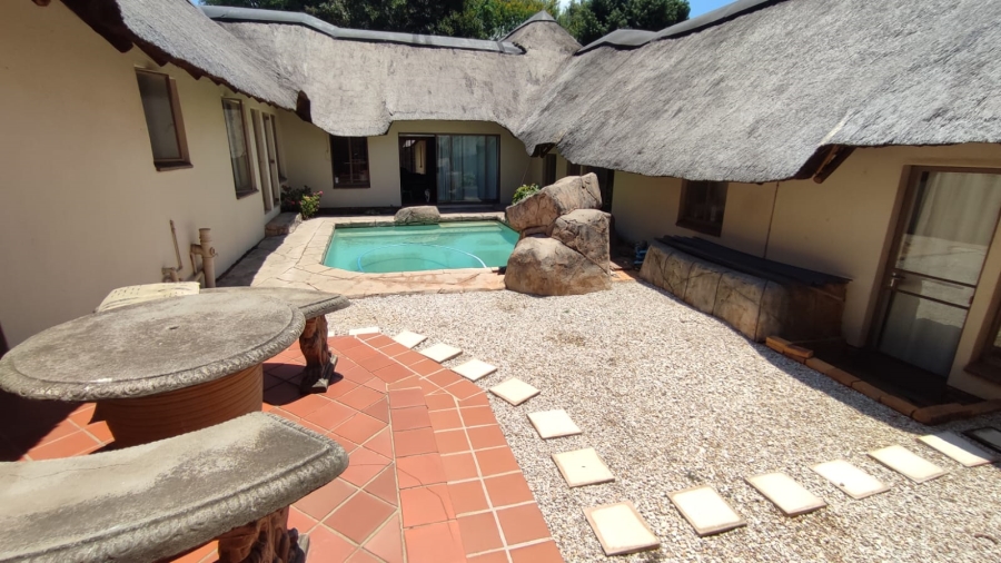 4 Bedroom Property for Sale in Zwartkop Gauteng