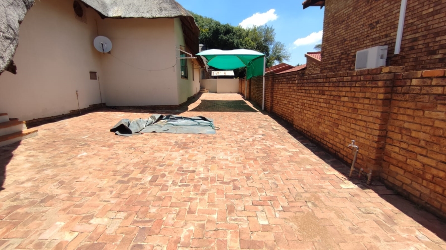 4 Bedroom Property for Sale in Zwartkop Gauteng