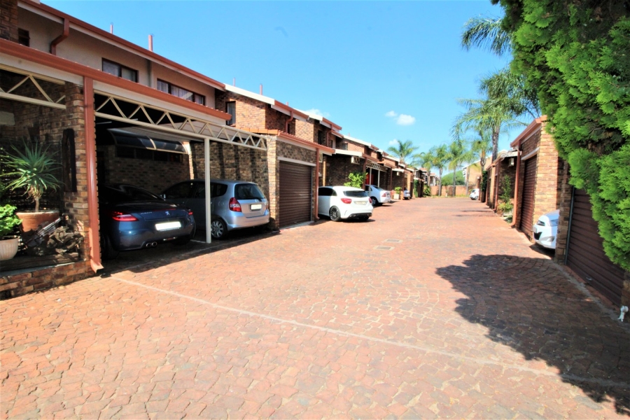 3 Bedroom Property for Sale in Hennopspark Gauteng