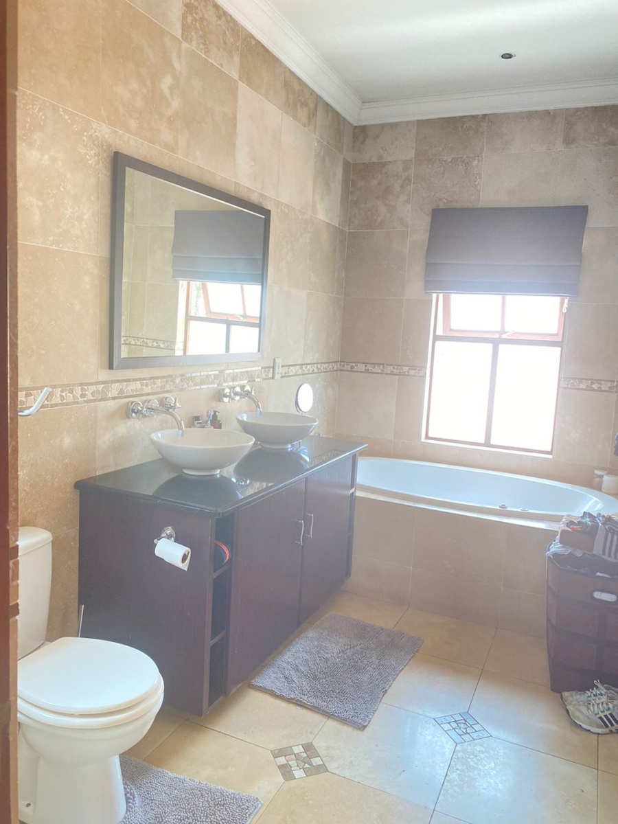 4 Bedroom Property for Sale in Maroeladal Gauteng