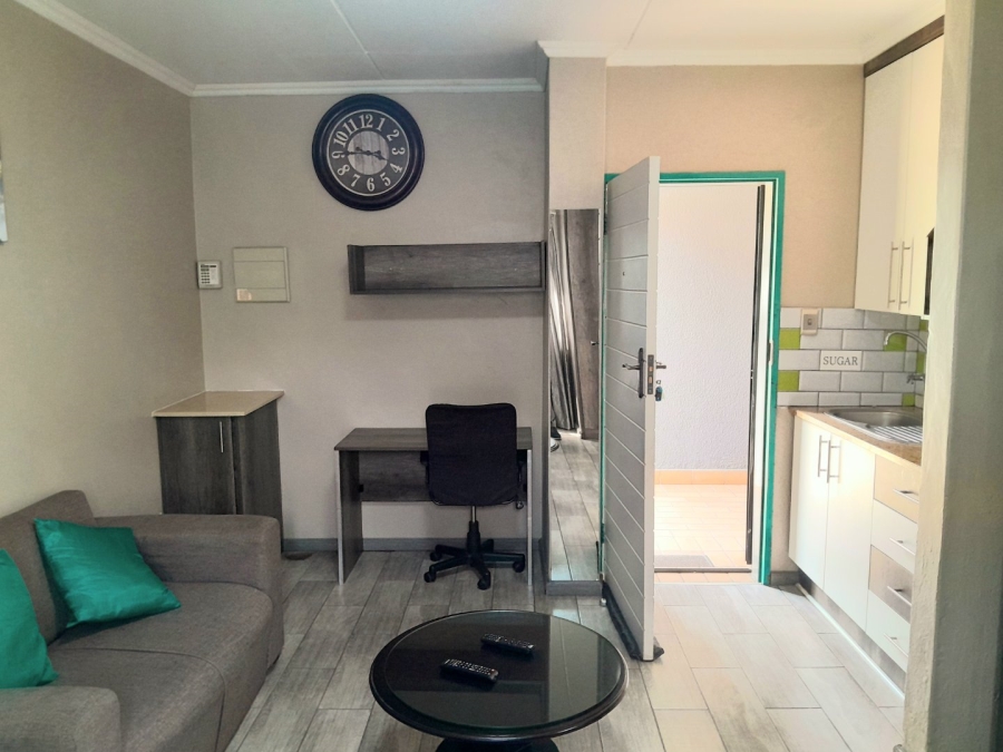 1 Bedroom Property for Sale in Glen Austin Gauteng