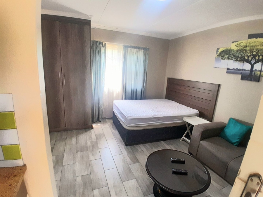 1 Bedroom Property for Sale in Glen Austin Gauteng