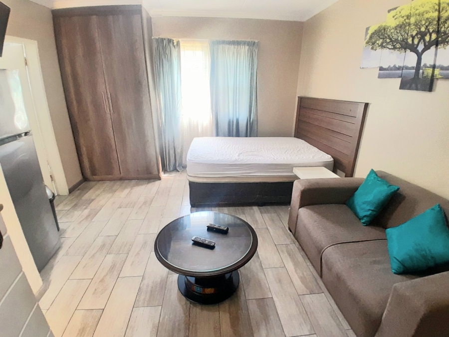 1 Bedroom Property for Sale in Glen Austin Gauteng