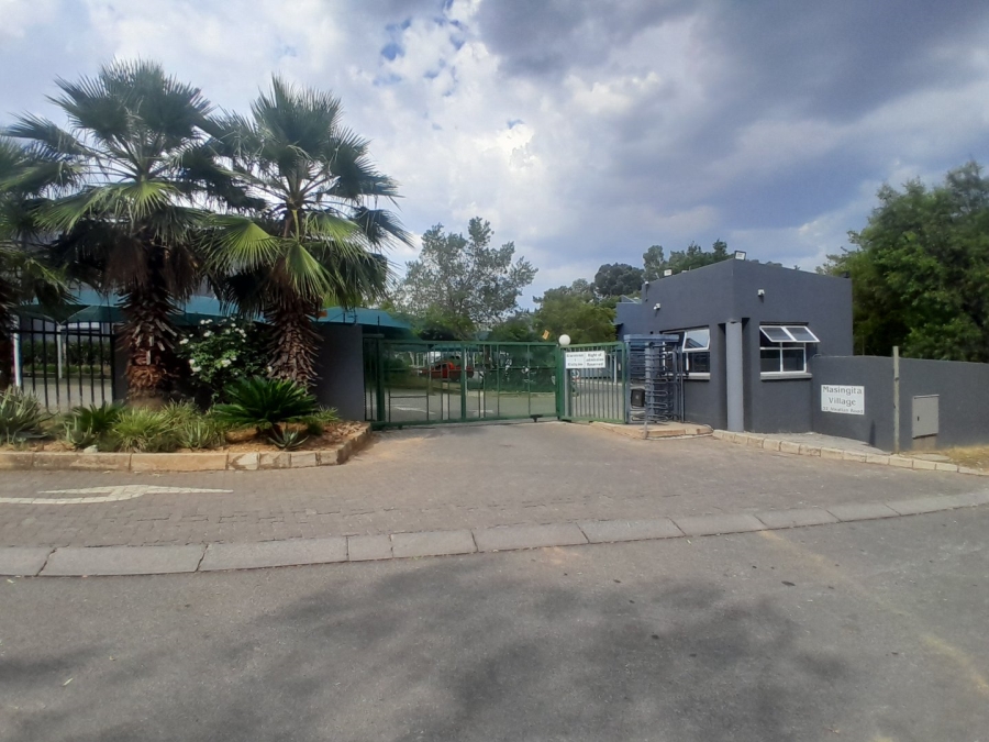 1 Bedroom Property for Sale in Glen Austin Gauteng