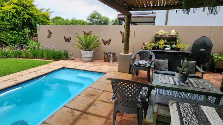 5 Bedroom Property for Sale in Theresa Park Gauteng