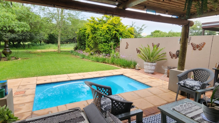 5 Bedroom Property for Sale in Theresa Park Gauteng