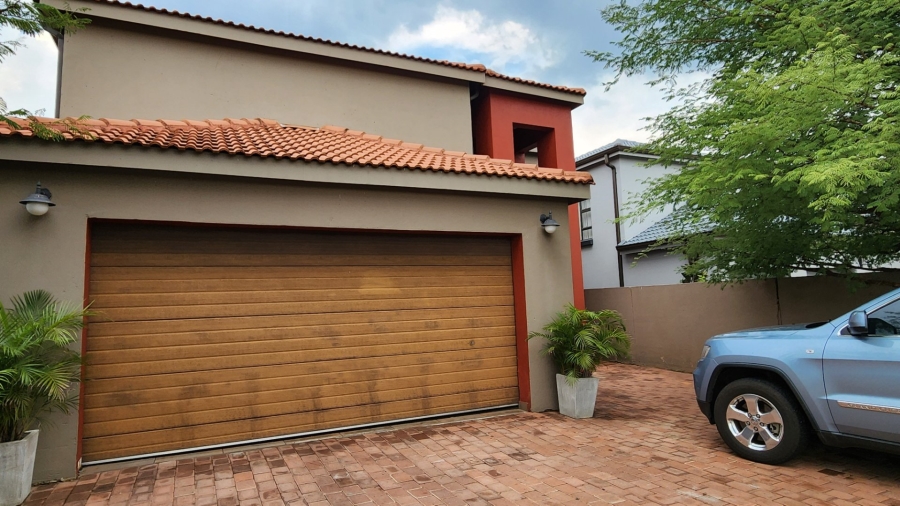 5 Bedroom Property for Sale in Theresa Park Gauteng