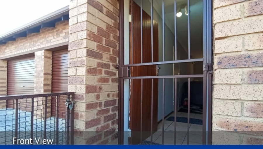 2 Bedroom Property for Sale in Amberfield Crest Estate Gauteng