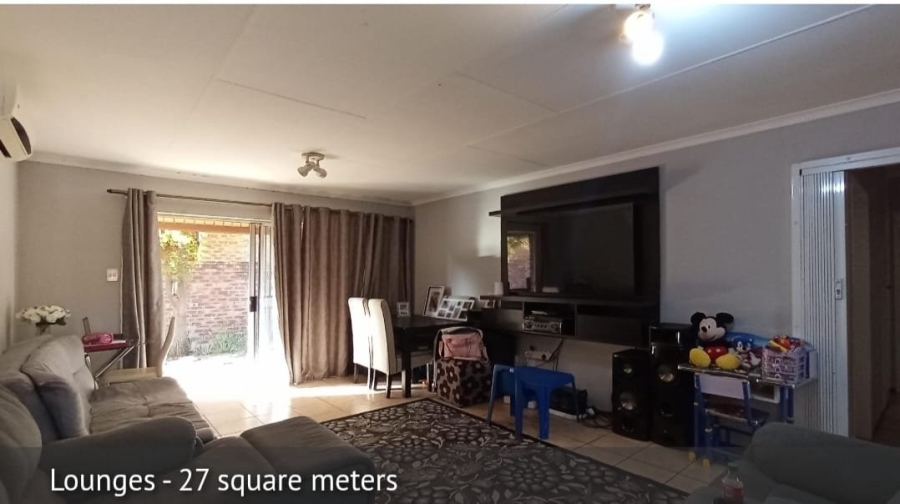 2 Bedroom Property for Sale in Amberfield Crest Estate Gauteng