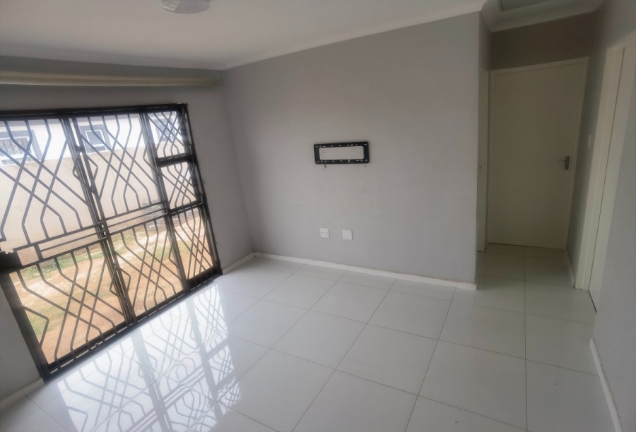 To Let  Bedroom Property for Rent in Crystal Park Gauteng