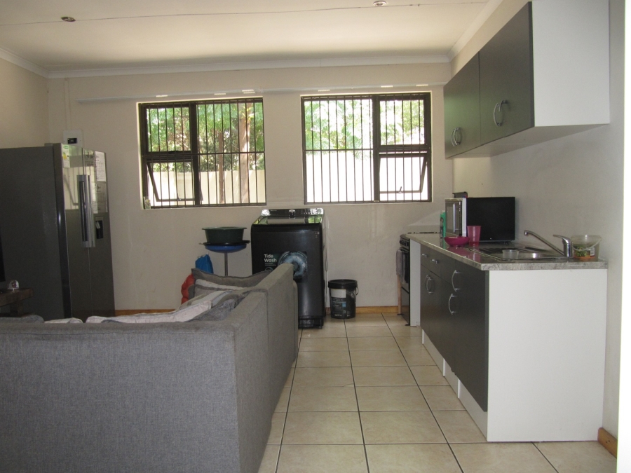 To Let 2 Bedroom Property for Rent in Ferndale Gauteng