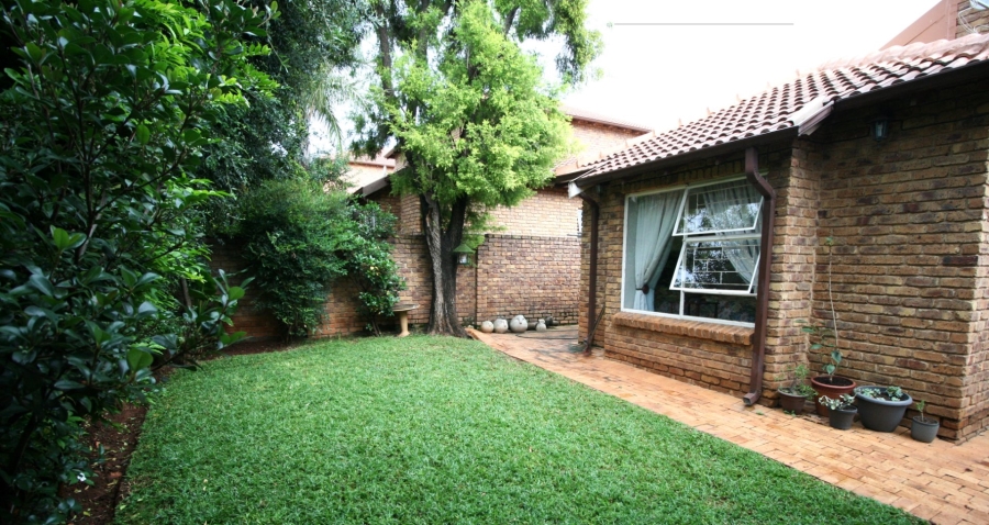 2 Bedroom Property for Sale in Weltevreden Park Gauteng