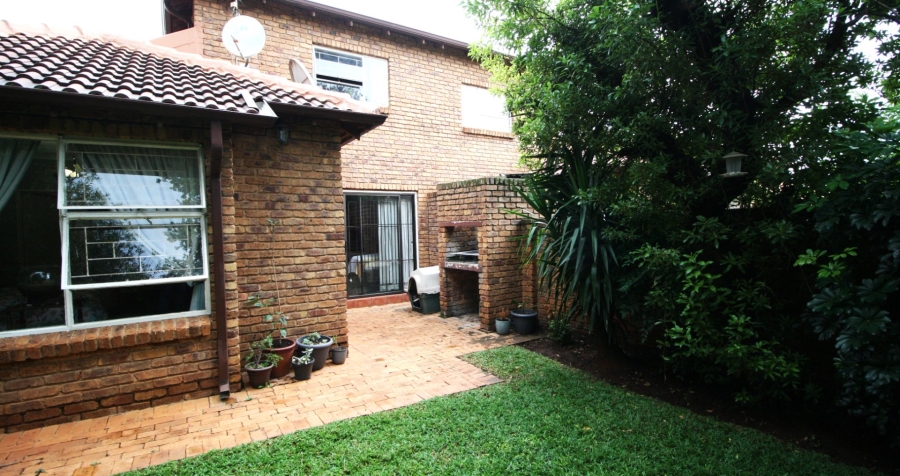 2 Bedroom Property for Sale in Weltevreden Park Gauteng