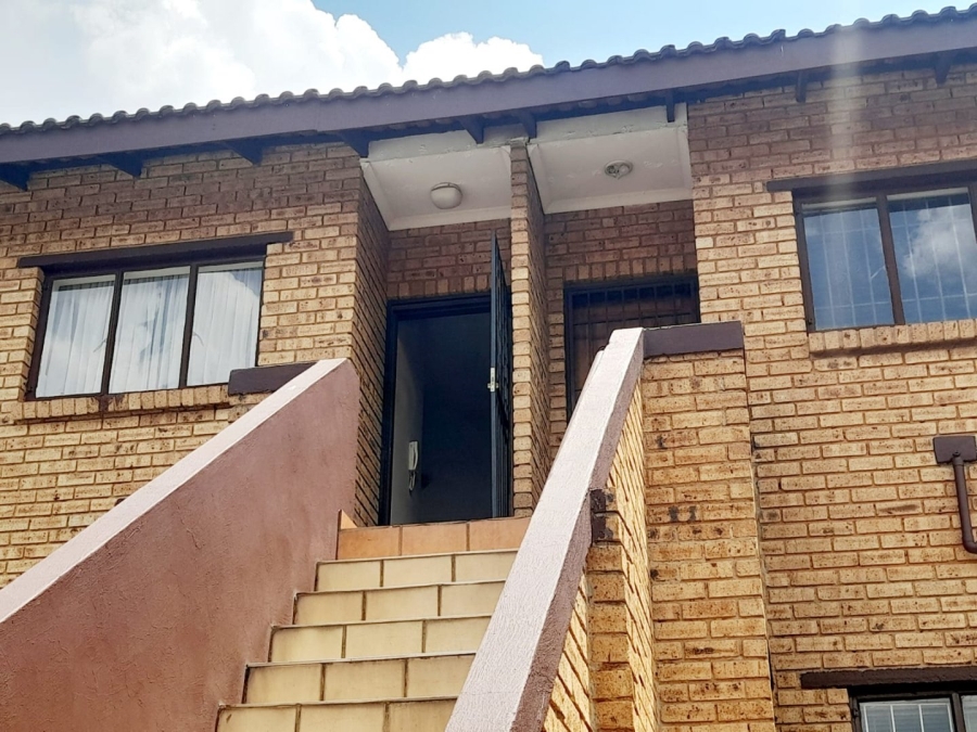 2 Bedroom Property for Sale in Meredale Gauteng