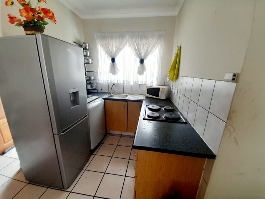 2 Bedroom Property for Sale in Meredale Gauteng