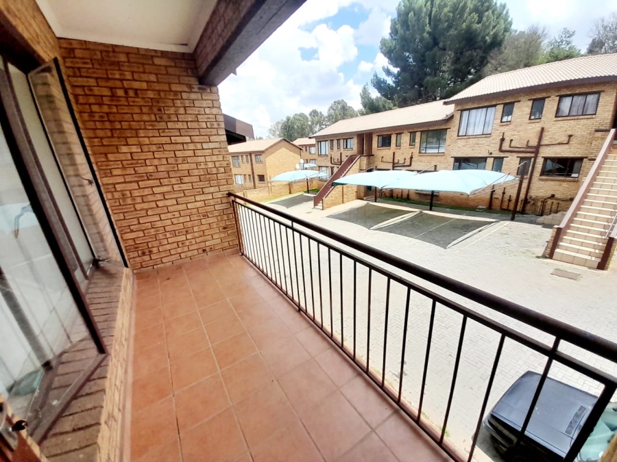 2 Bedroom Property for Sale in Meredale Gauteng