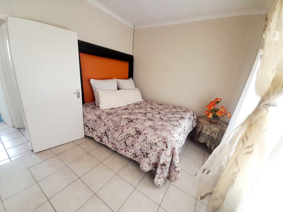 2 Bedroom Property for Sale in Meredale Gauteng