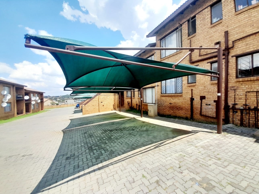 2 Bedroom Property for Sale in Meredale Gauteng