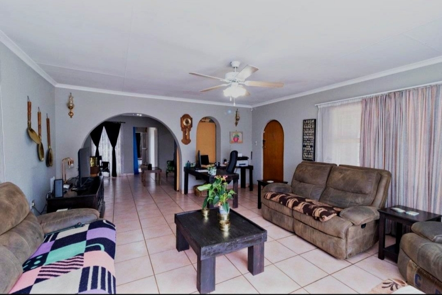 5 Bedroom Property for Sale in Northmead Gauteng