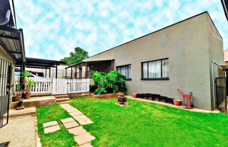 5 Bedroom Property for Sale in Northmead Gauteng