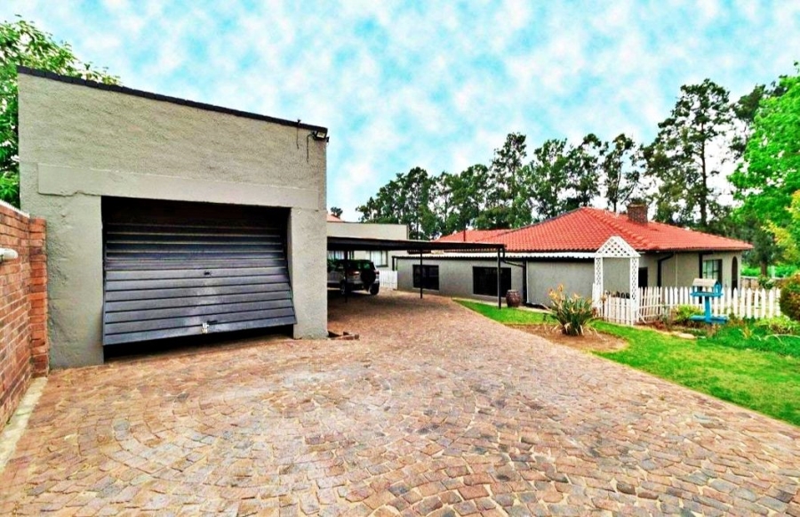 5 Bedroom Property for Sale in Northmead Gauteng