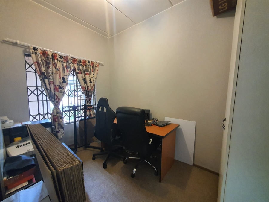 2 Bedroom Property for Sale in North Riding Gauteng