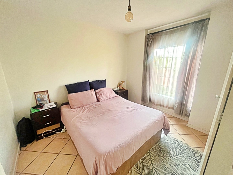 2 Bedroom Property for Sale in Die Hoewes Gauteng