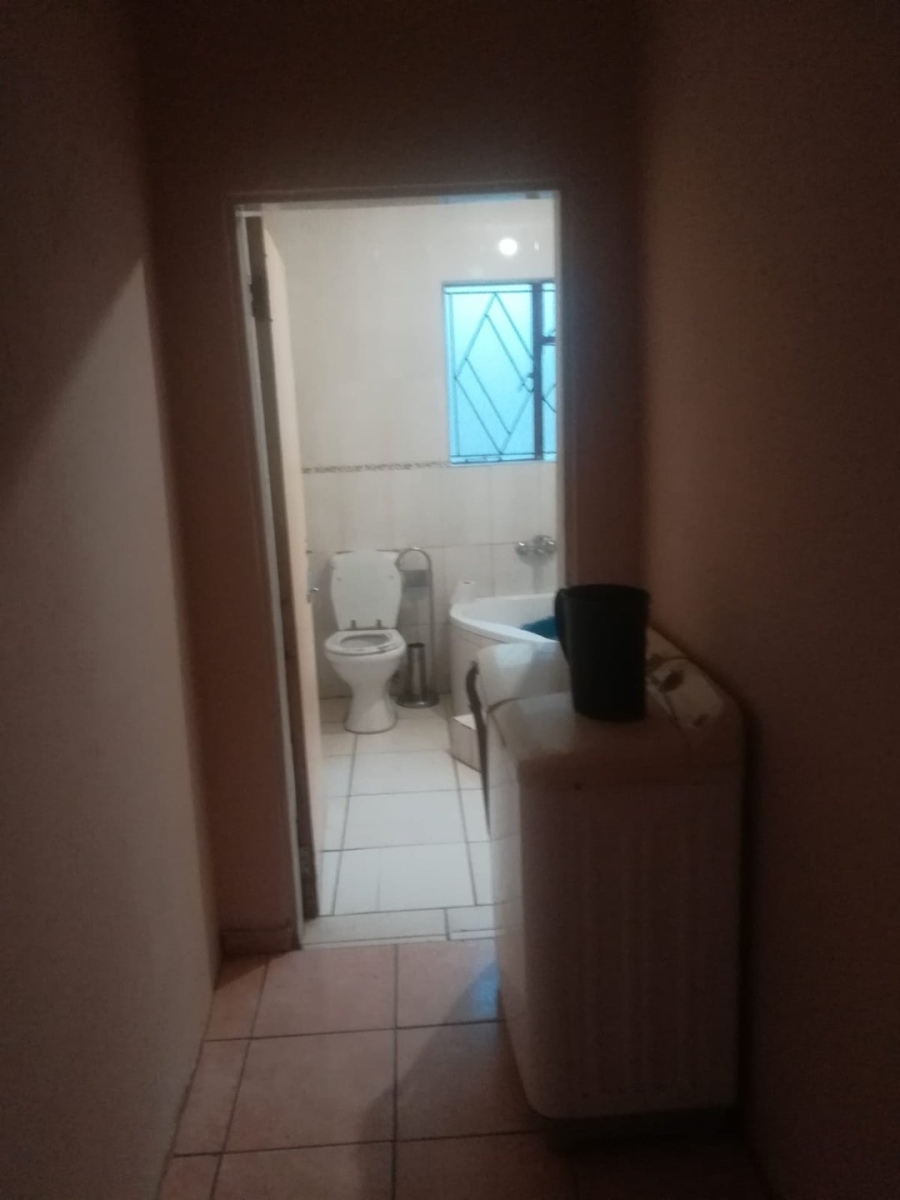 2 Bedroom Property for Sale in Kwa Thema Gauteng