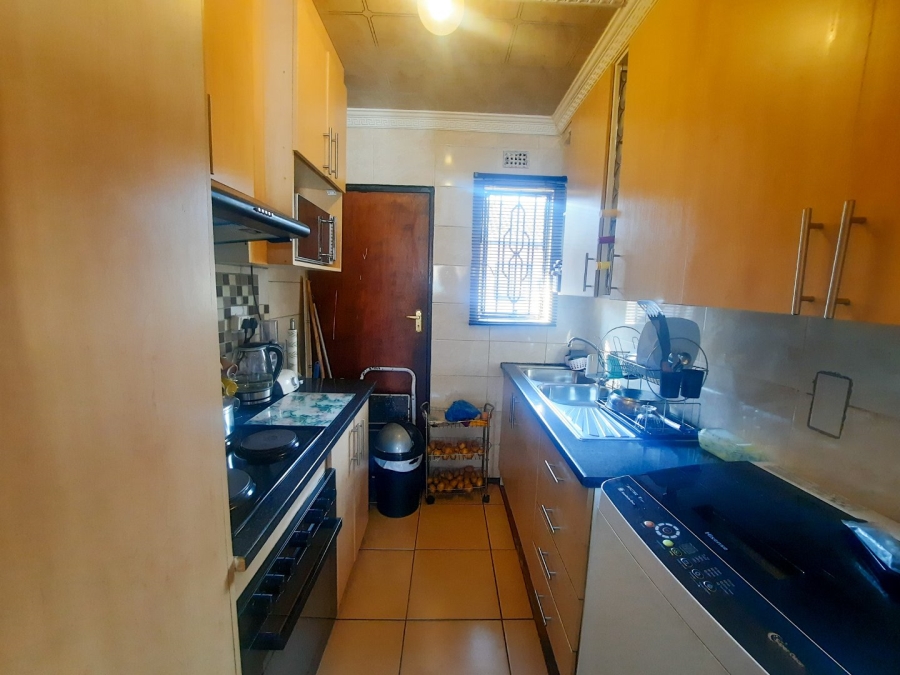 2 Bedroom Property for Sale in Protea Glen Gauteng