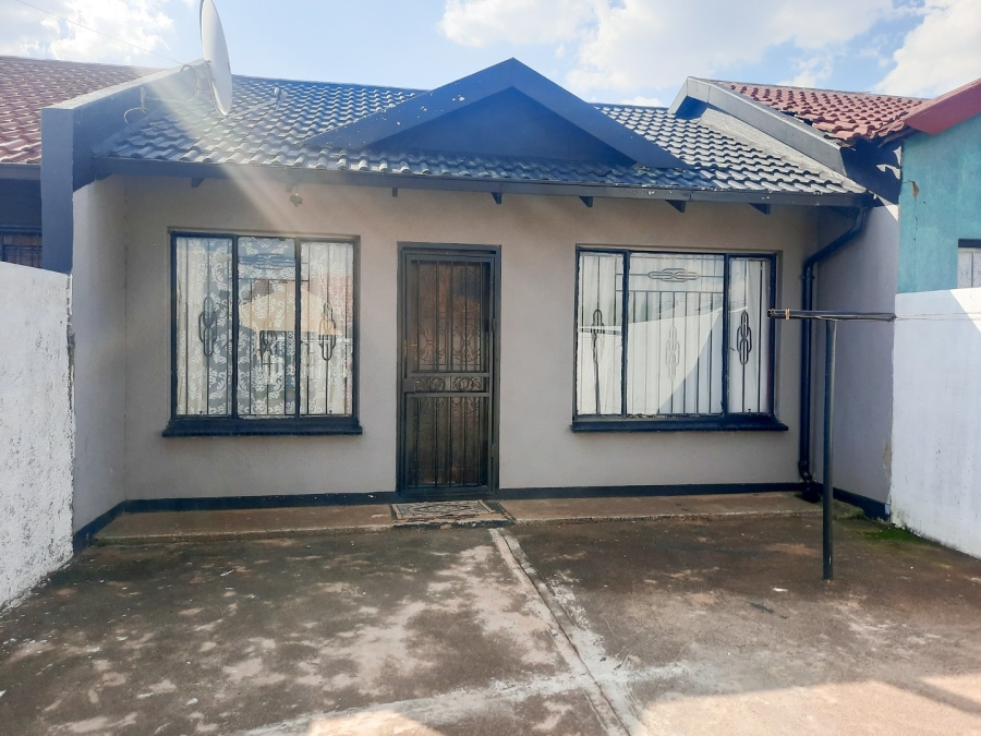 2 Bedroom Property for Sale in Protea Glen Gauteng