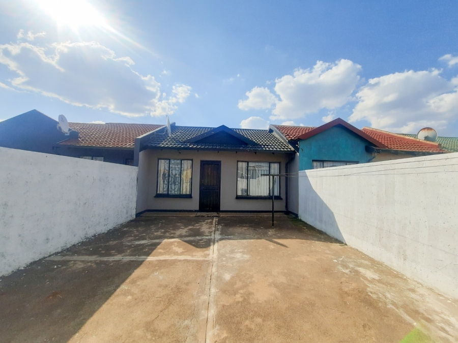 2 Bedroom Property for Sale in Protea Glen Gauteng