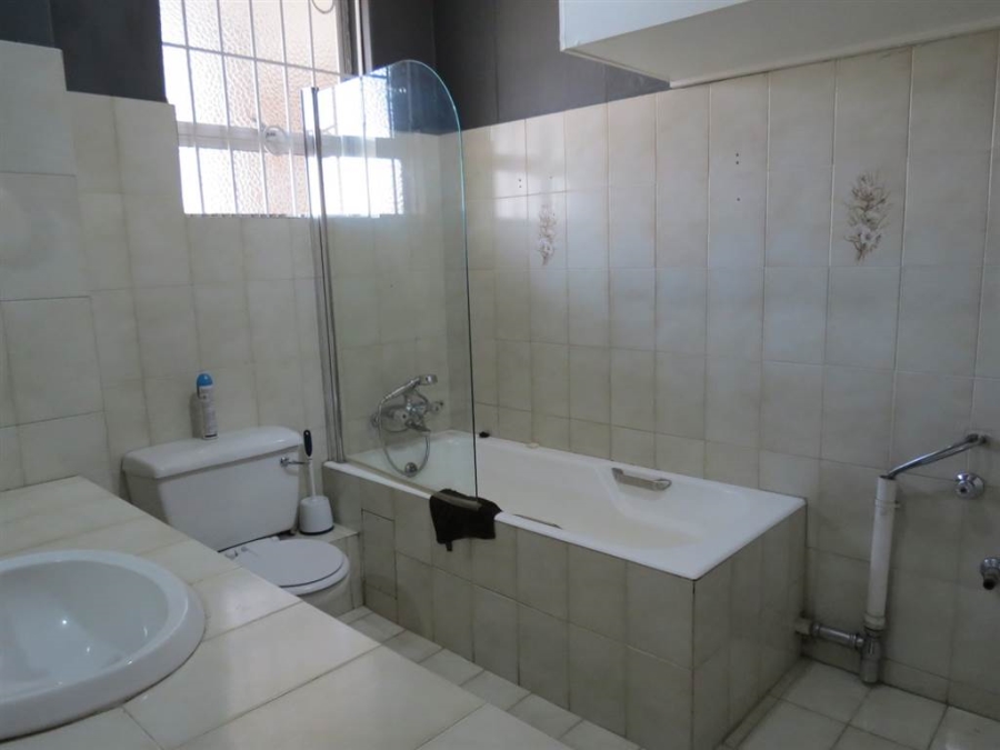 2 Bedroom Property for Sale in Bramley Park Gauteng