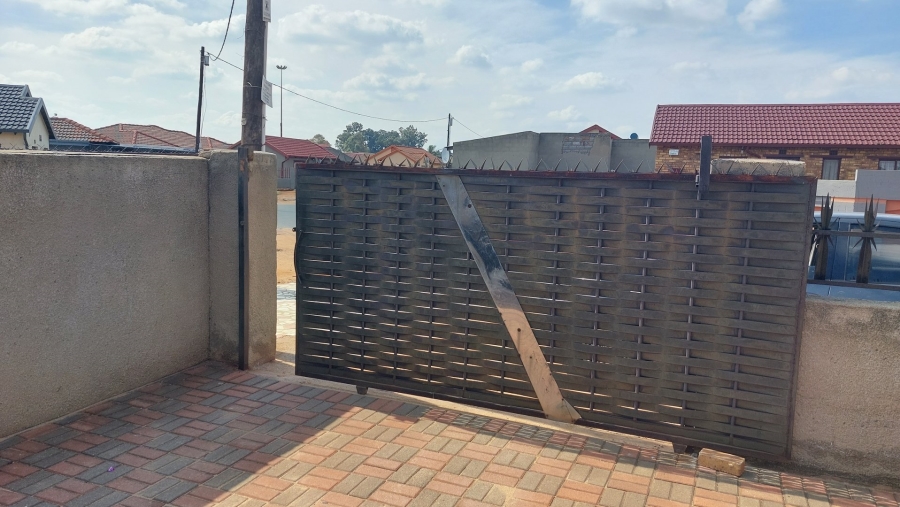 To Let 2 Bedroom Property for Rent in Spruit View Gauteng