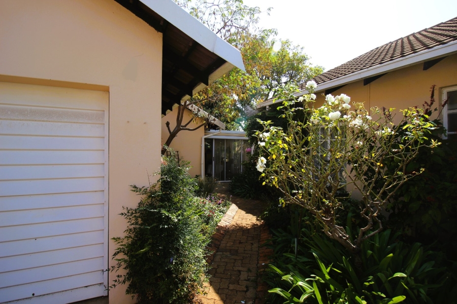 2 Bedroom Property for Sale in Die Wilgers Gauteng