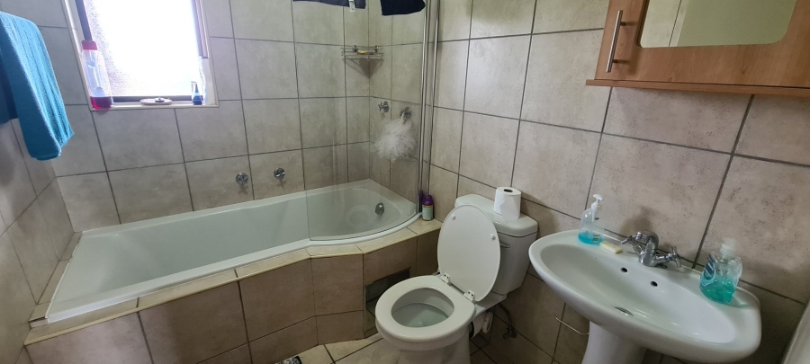 2 Bedroom Property for Sale in Boardwalk Gauteng