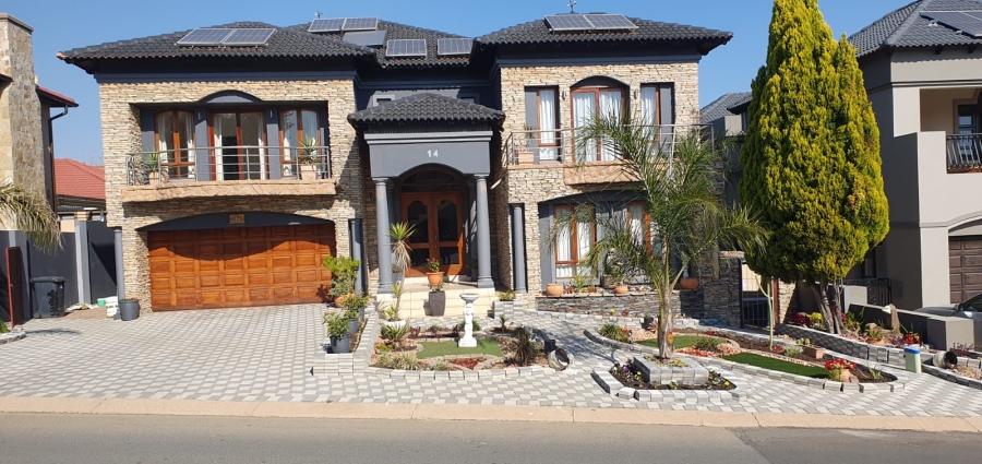 To Let 4 Bedroom Property for Rent in Blue Valley Golf Estate Gauteng