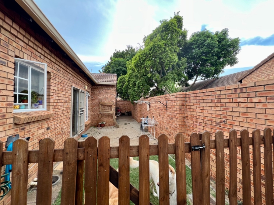 3 Bedroom Property for Sale in Equestria Gauteng