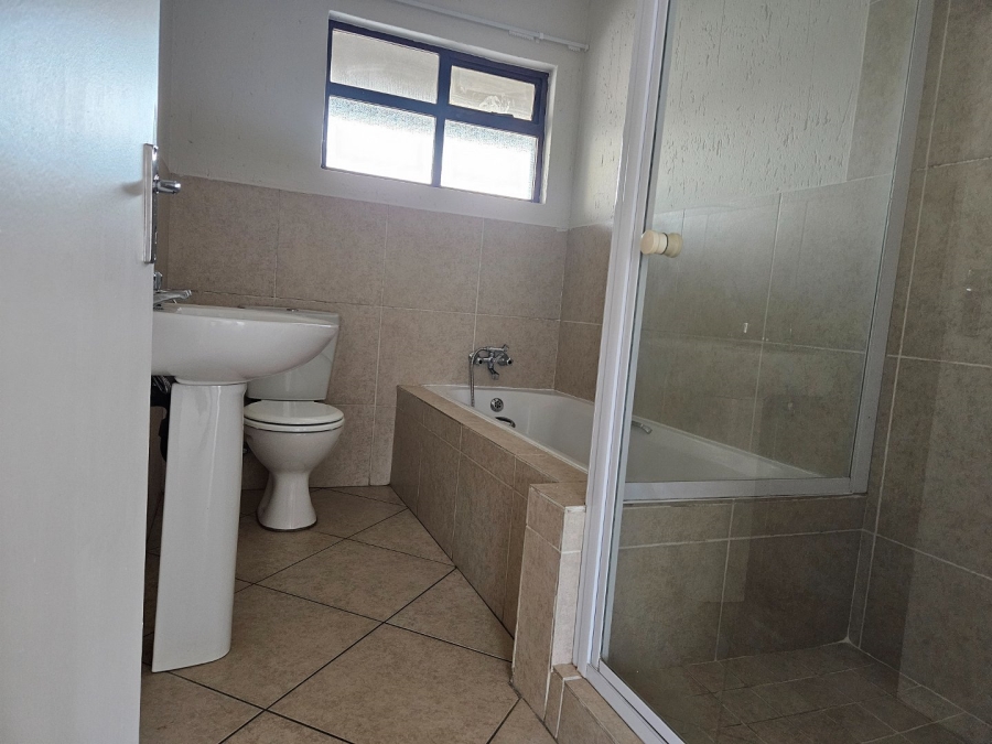 2 Bedroom Property for Sale in Beyers Park Gauteng