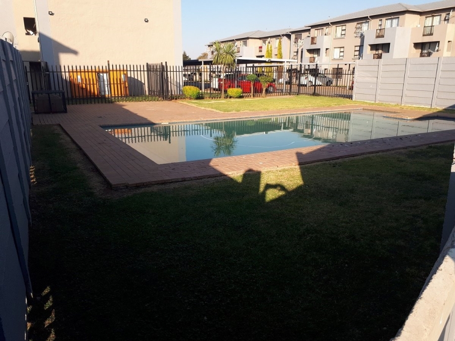 2 Bedroom Property for Sale in Beyers Park Gauteng