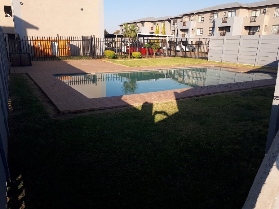 2 Bedroom Property for Sale in Beyers Park Gauteng