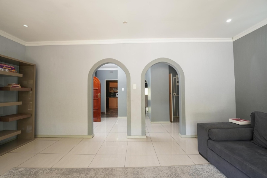 5 Bedroom Property for Sale in Bryanston Gauteng